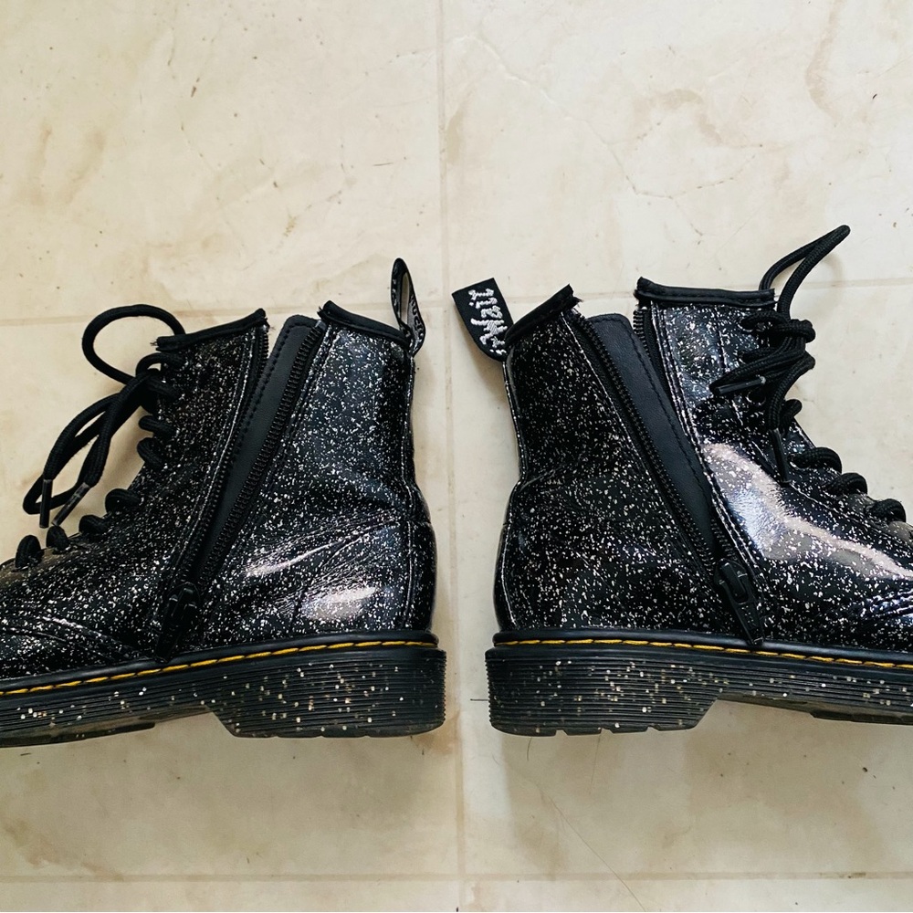 $75 Dr. Martens Junior 1460 Black Cosmic Silver Glitter Lace Up Zipper Boots 2 - Picture 9 of 13